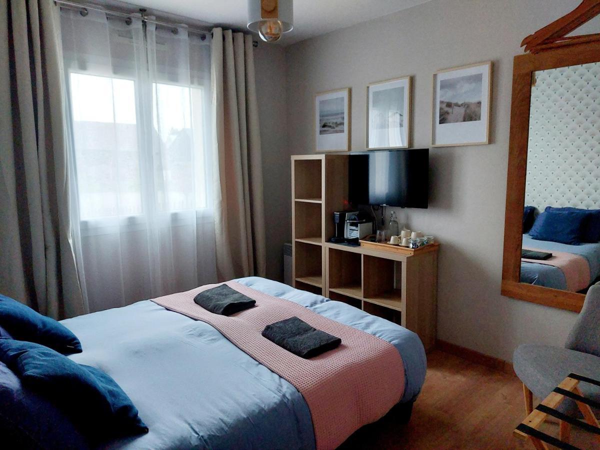 Chambres D'Hotes Chez L'Habitant - Bed & Breakfast Homestay Huisnes-sur-Mer Esterno foto